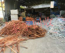 �U�~ �U��|�~����